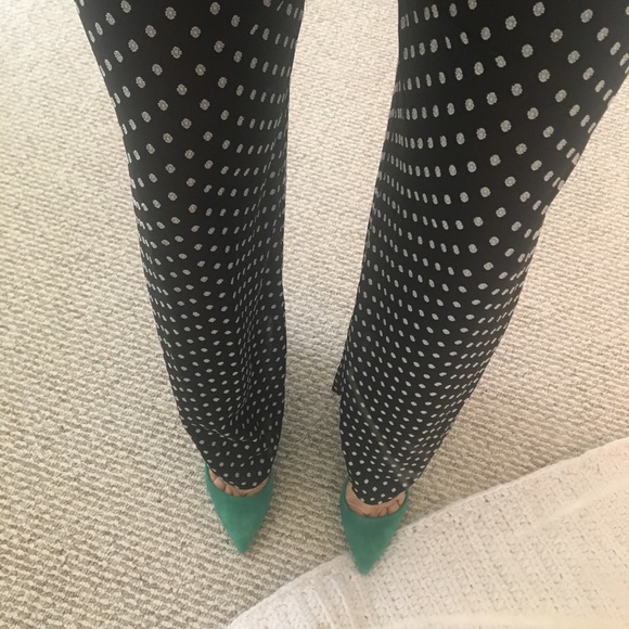 Black and white loose pants from BCBGeneration - Picture 3 of 4